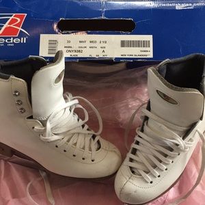 Ice/Figureskates Riedell 33. Size 2 1/2